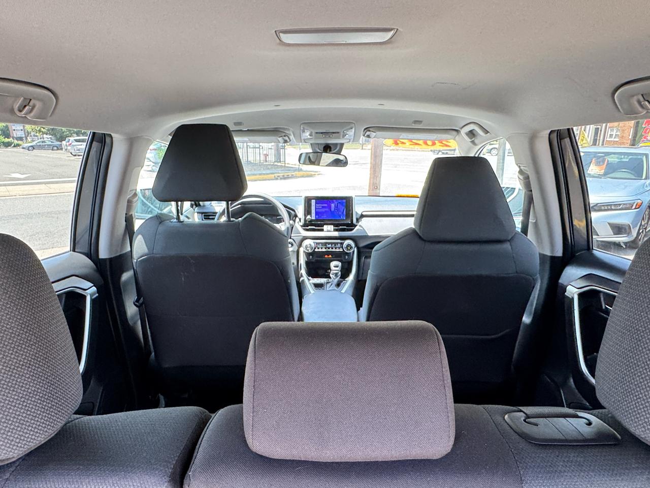 Toyota RAV4 XLE 2024