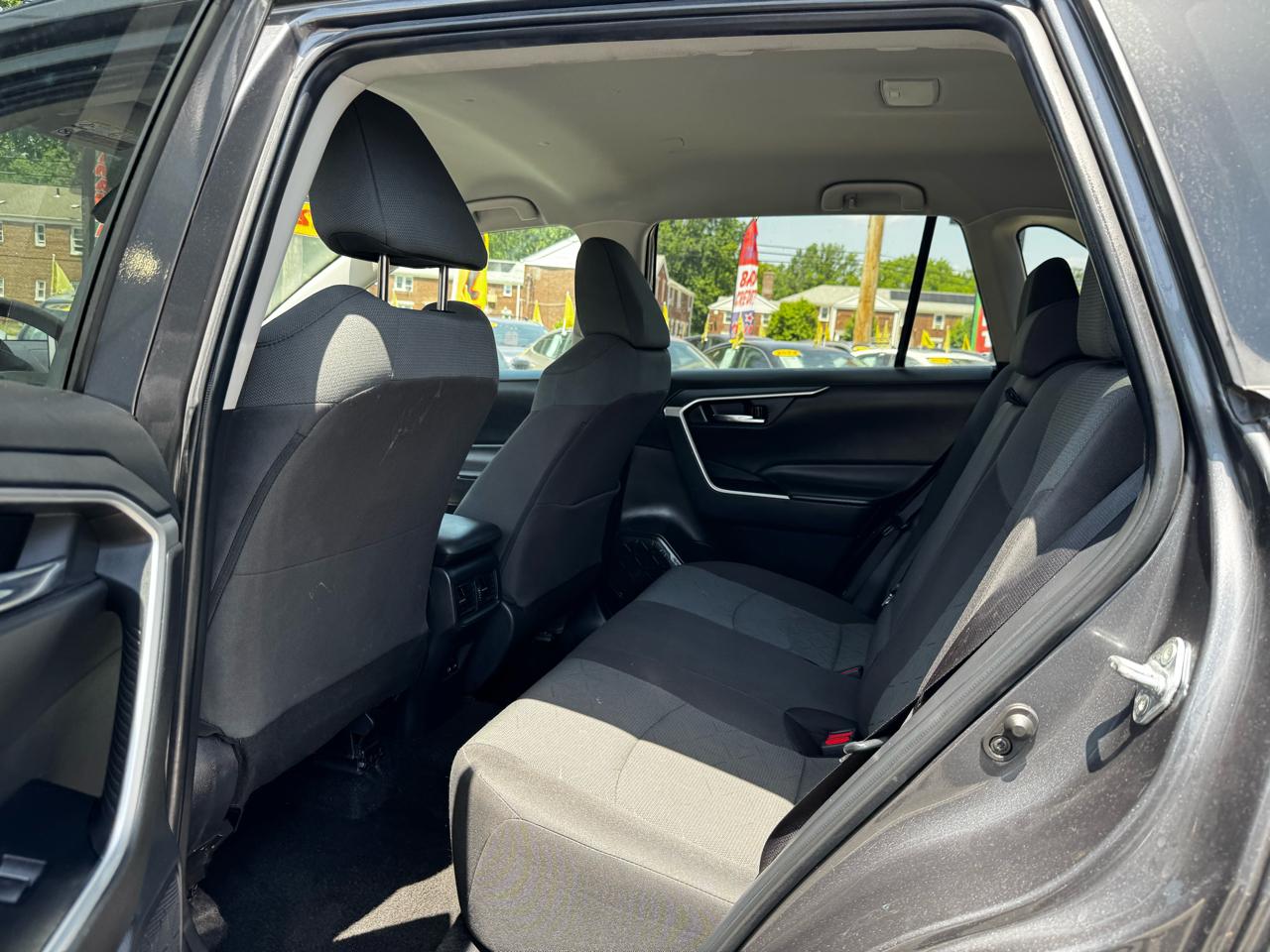 Toyota RAV4 XLE 2024