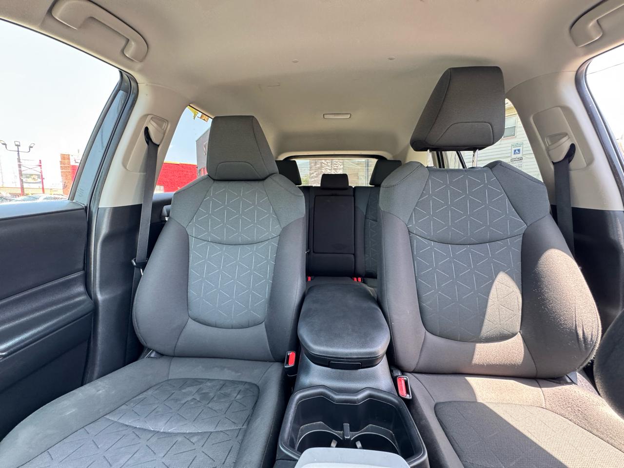Toyota RAV4 XLE 2024