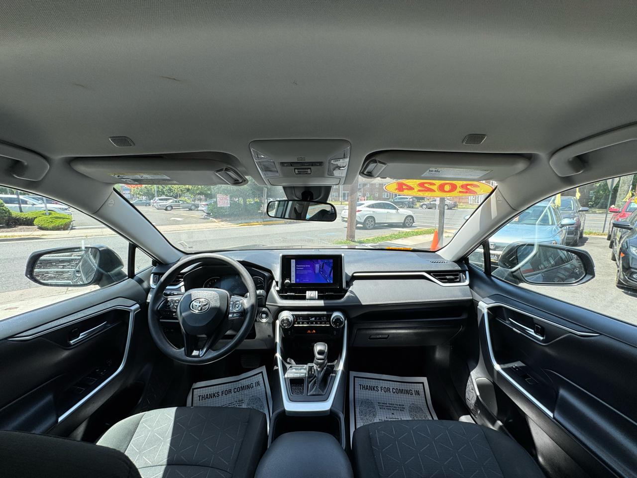 Toyota RAV4 XLE 2024