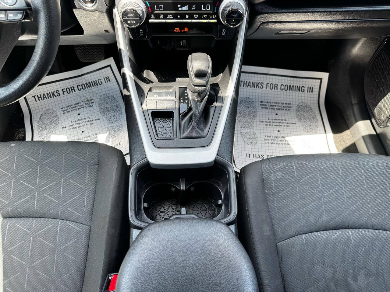 Toyota RAV4 XLE 2024