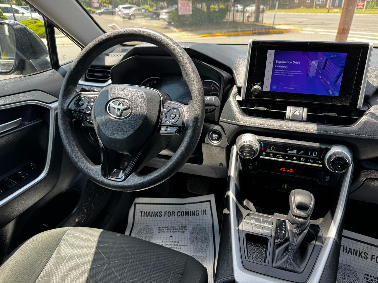 Toyota RAV4 XLE 2024