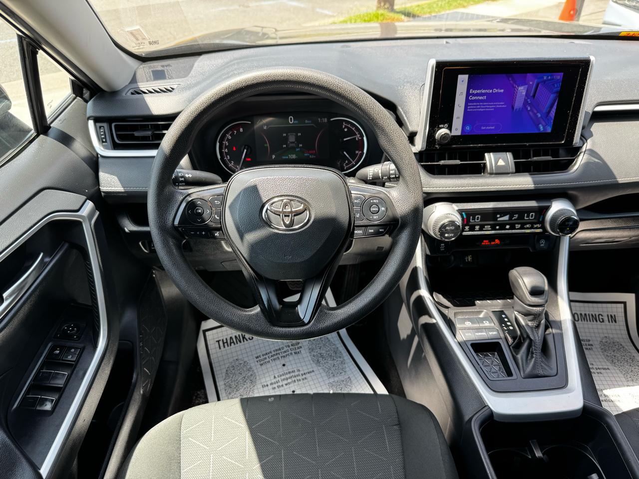 Toyota RAV4 XLE 2024