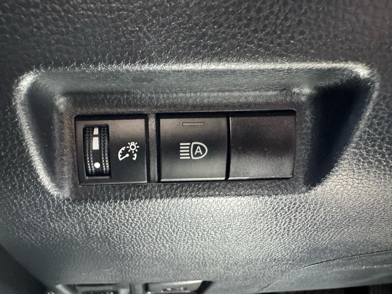 Toyota RAV4 XLE 2024