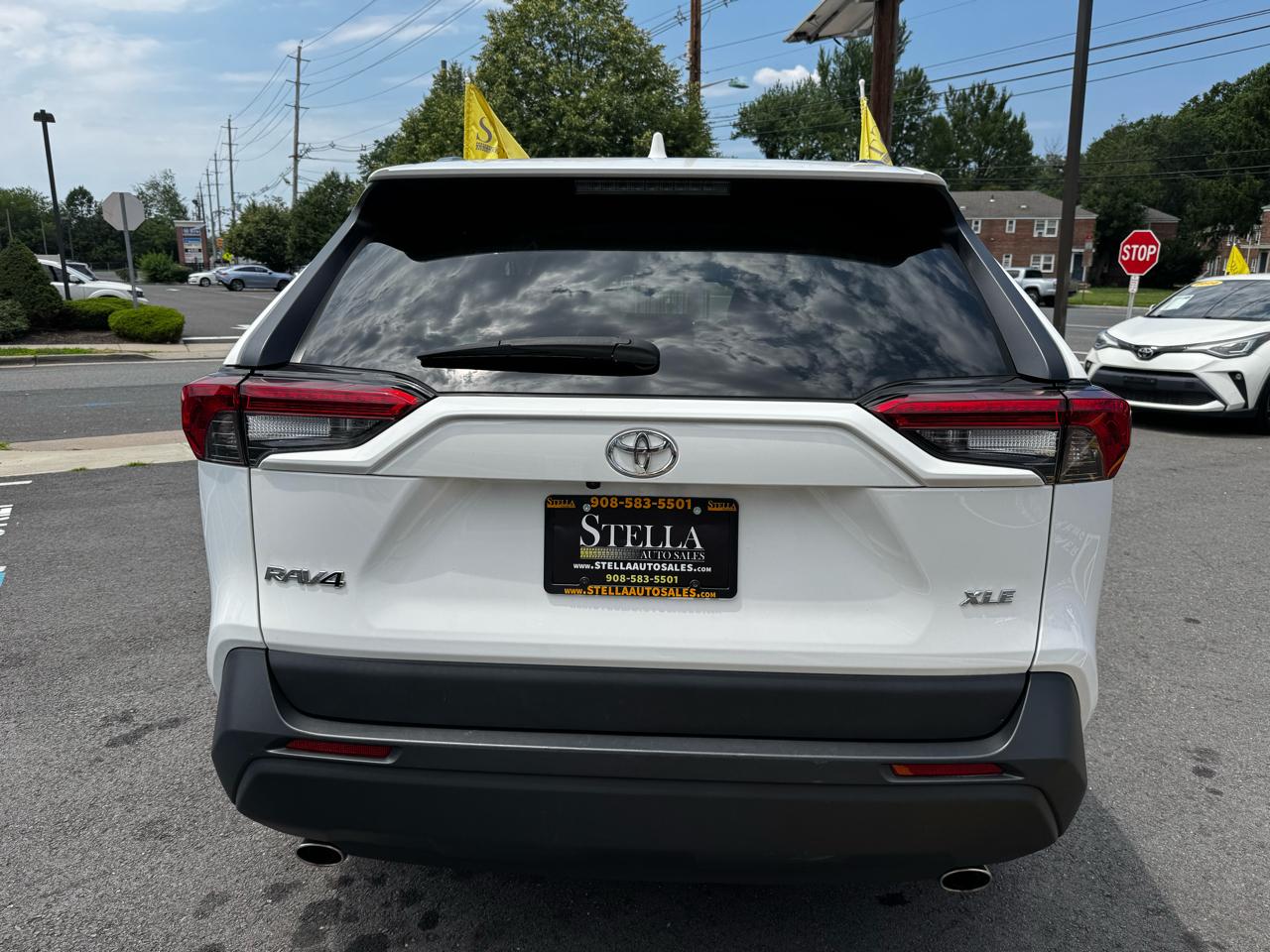 Toyota RAV4 XLE 2024