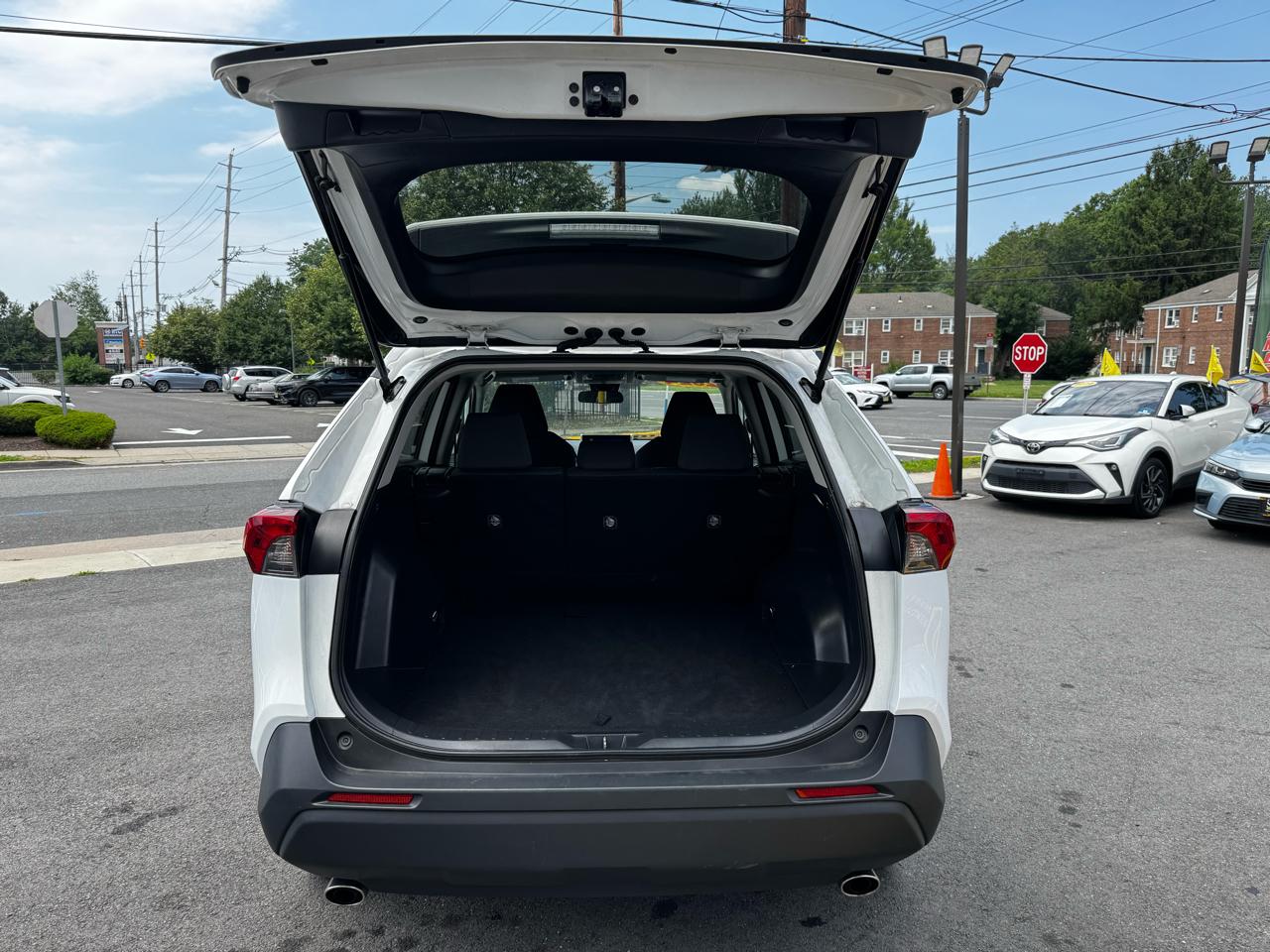 Toyota RAV4 XLE 2024