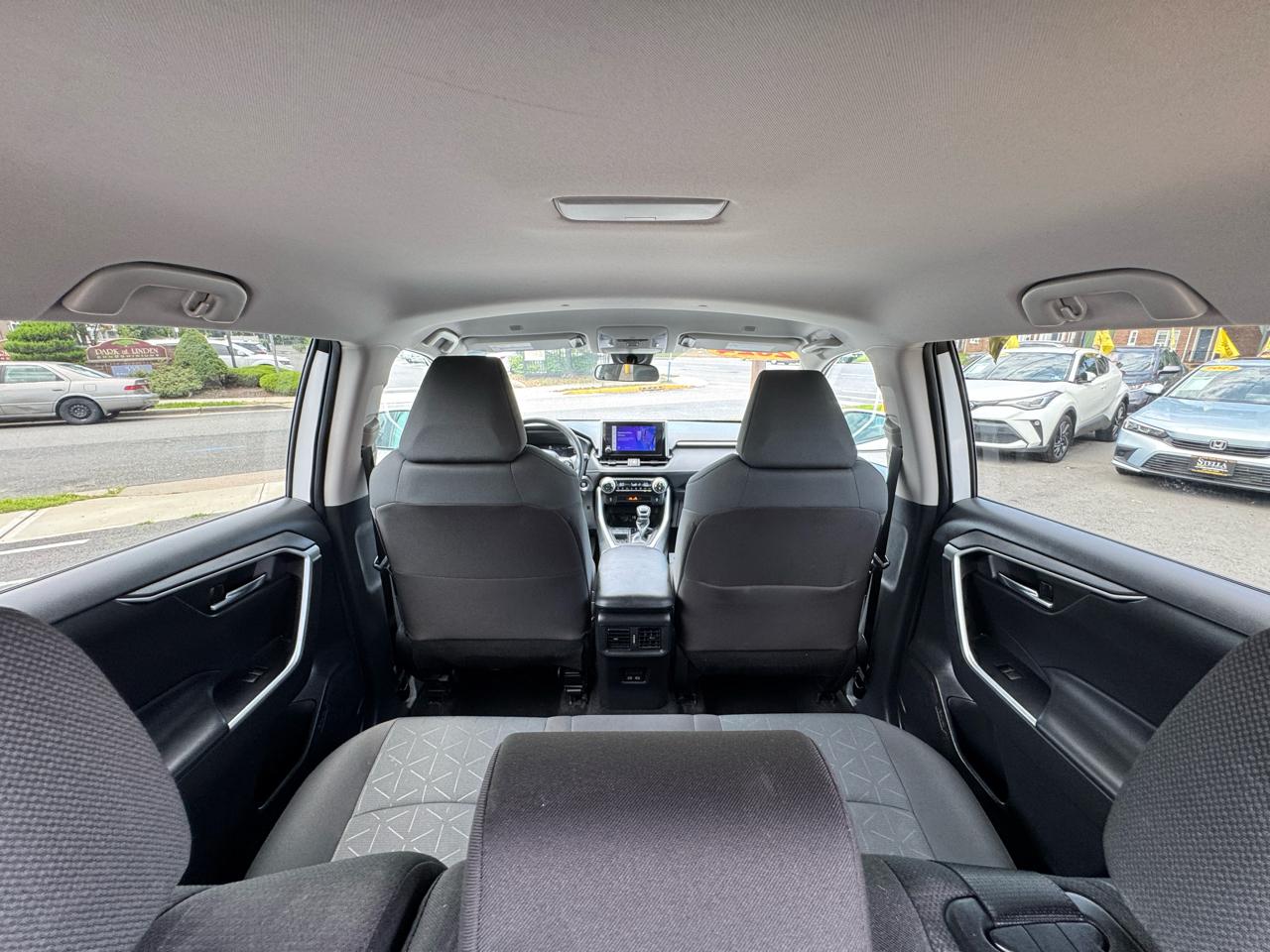 Toyota RAV4 XLE 2024