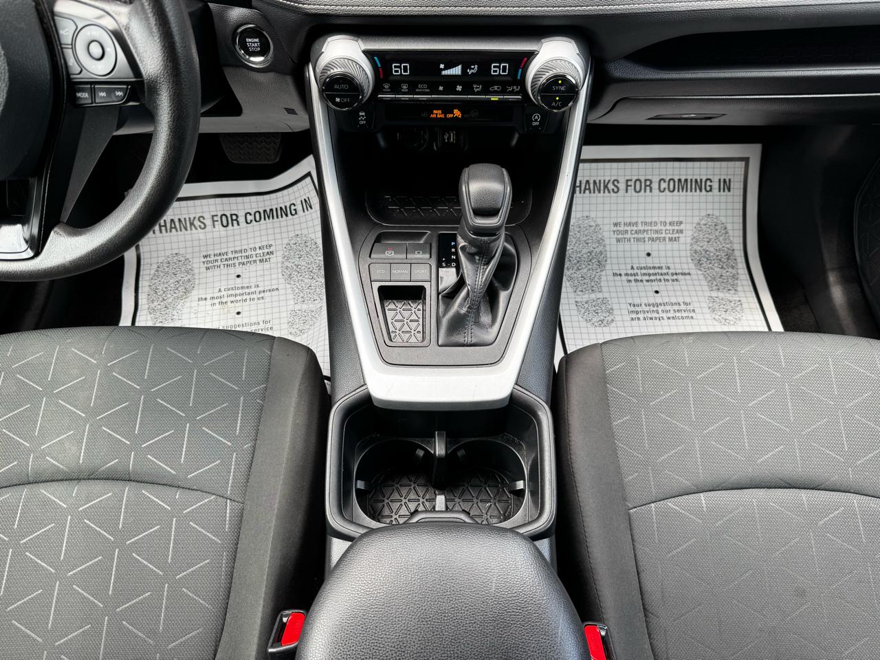 Toyota RAV4 XLE 2024