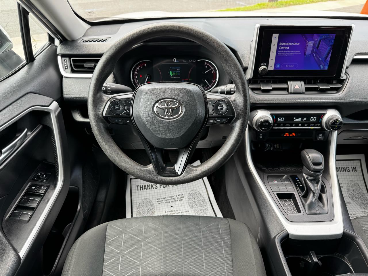 Toyota RAV4 XLE 2024