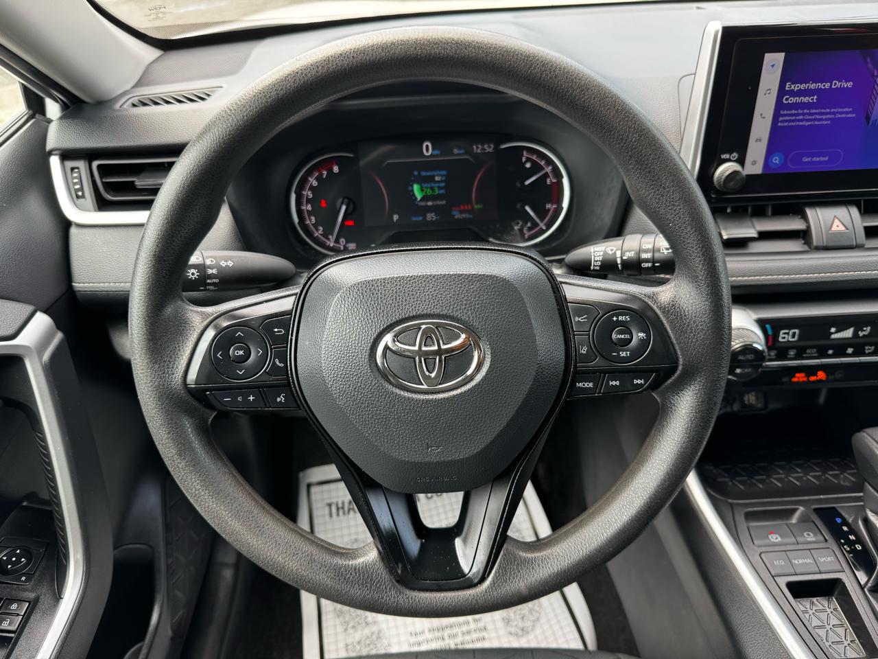 Toyota RAV4 XLE 2024