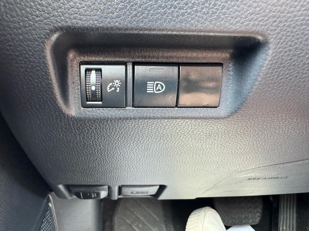 Toyota RAV4 XLE 2024