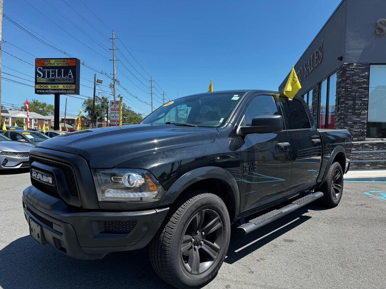 RAM 1500 Classic Warlock 4x4 Crew Cab 5'7" Box 2022
