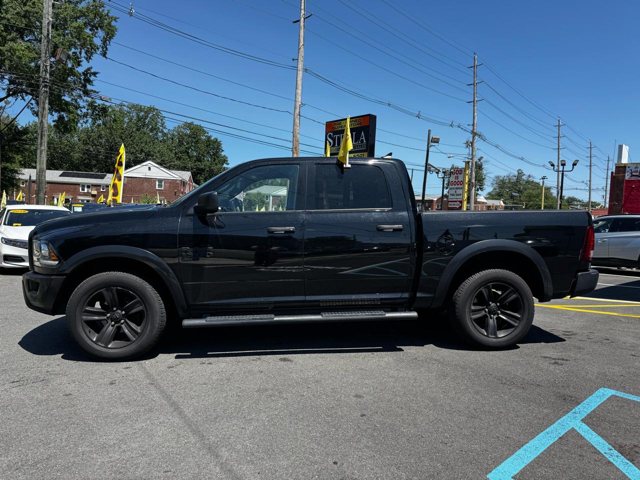 RAM 1500 Classic Warlock 4x4 Crew Cab 5'7" Box 2022