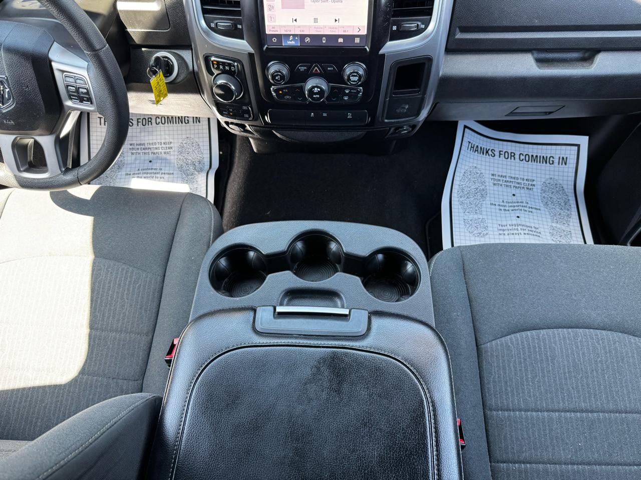 RAM 1500 Classic Warlock 4x4 Crew Cab 5'7" Box 2022