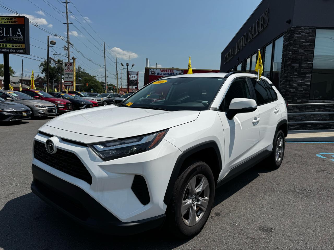Toyota RAV4 XLE 2025