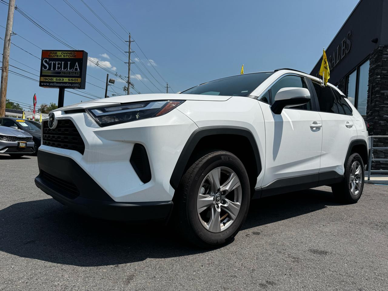 Toyota RAV4 XLE 2025