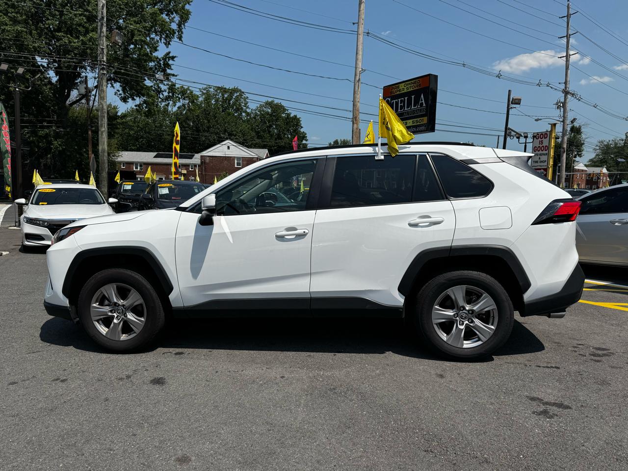 Toyota RAV4 XLE 2025