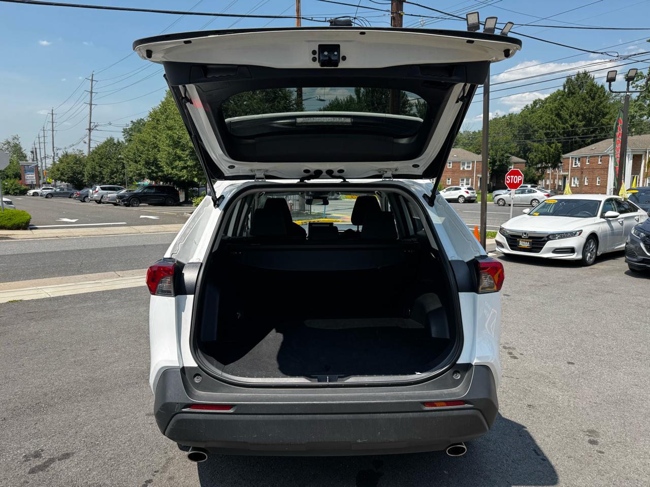 Toyota RAV4 XLE 2025