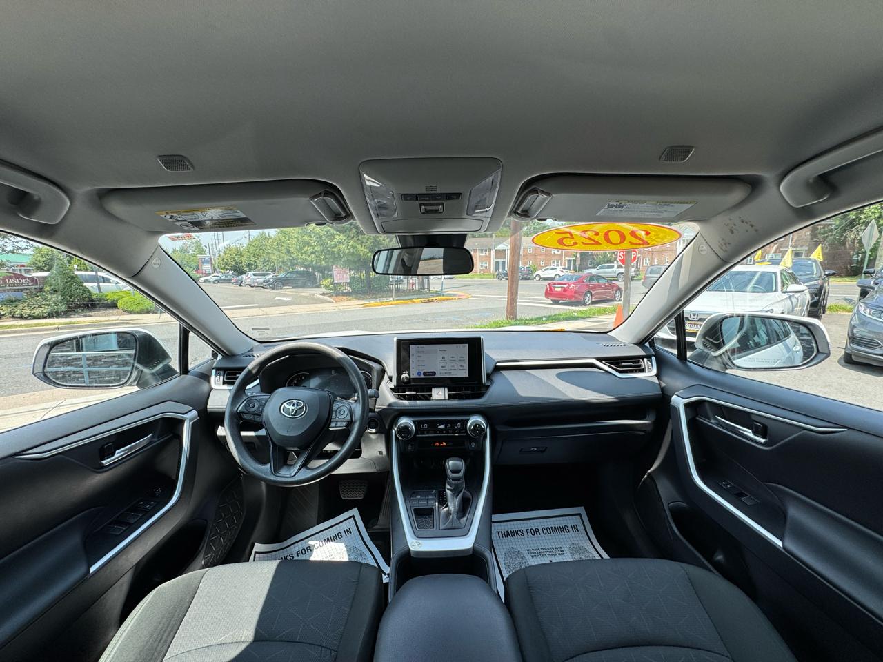 Toyota RAV4 XLE 2025