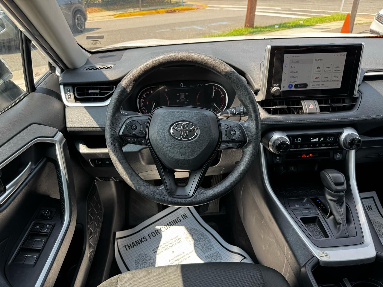 Toyota RAV4 XLE 2025