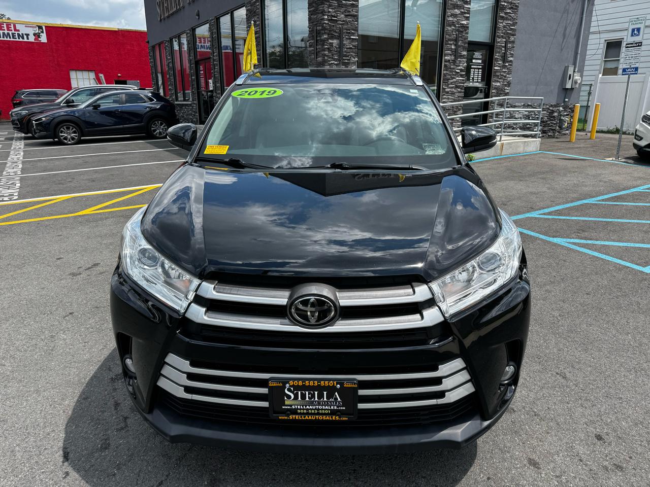 Toyota Highlander XLE AWD V6 2019