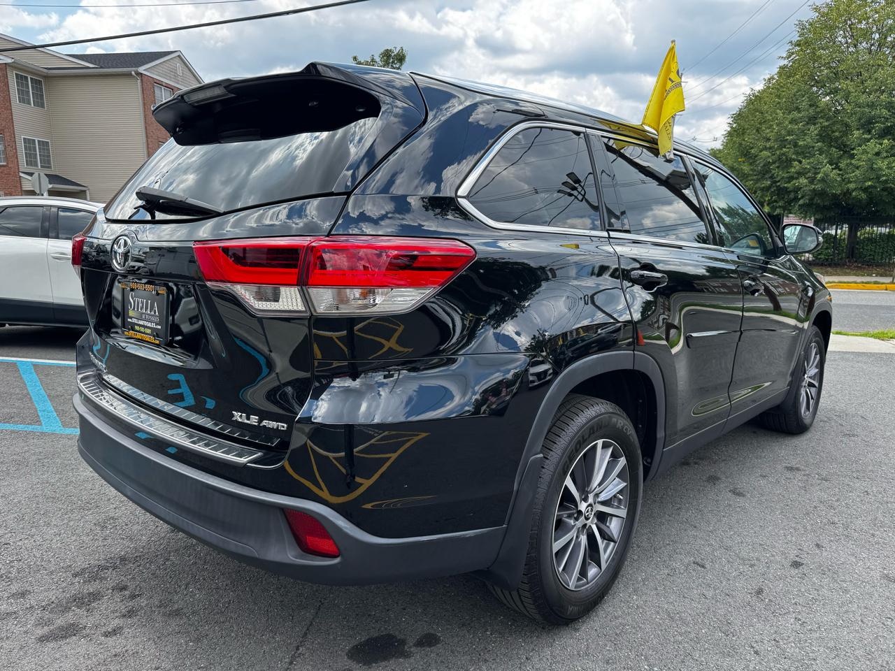 Toyota Highlander XLE AWD V6 2019