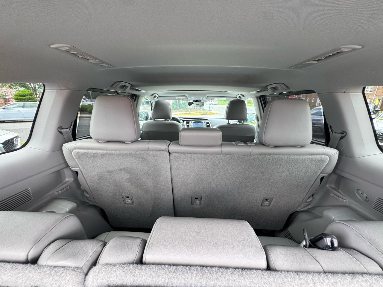 Toyota Highlander XLE AWD V6 2019