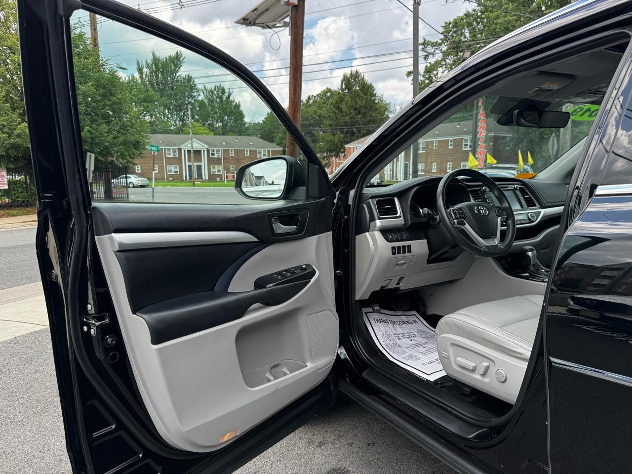 Toyota Highlander XLE AWD V6 2019