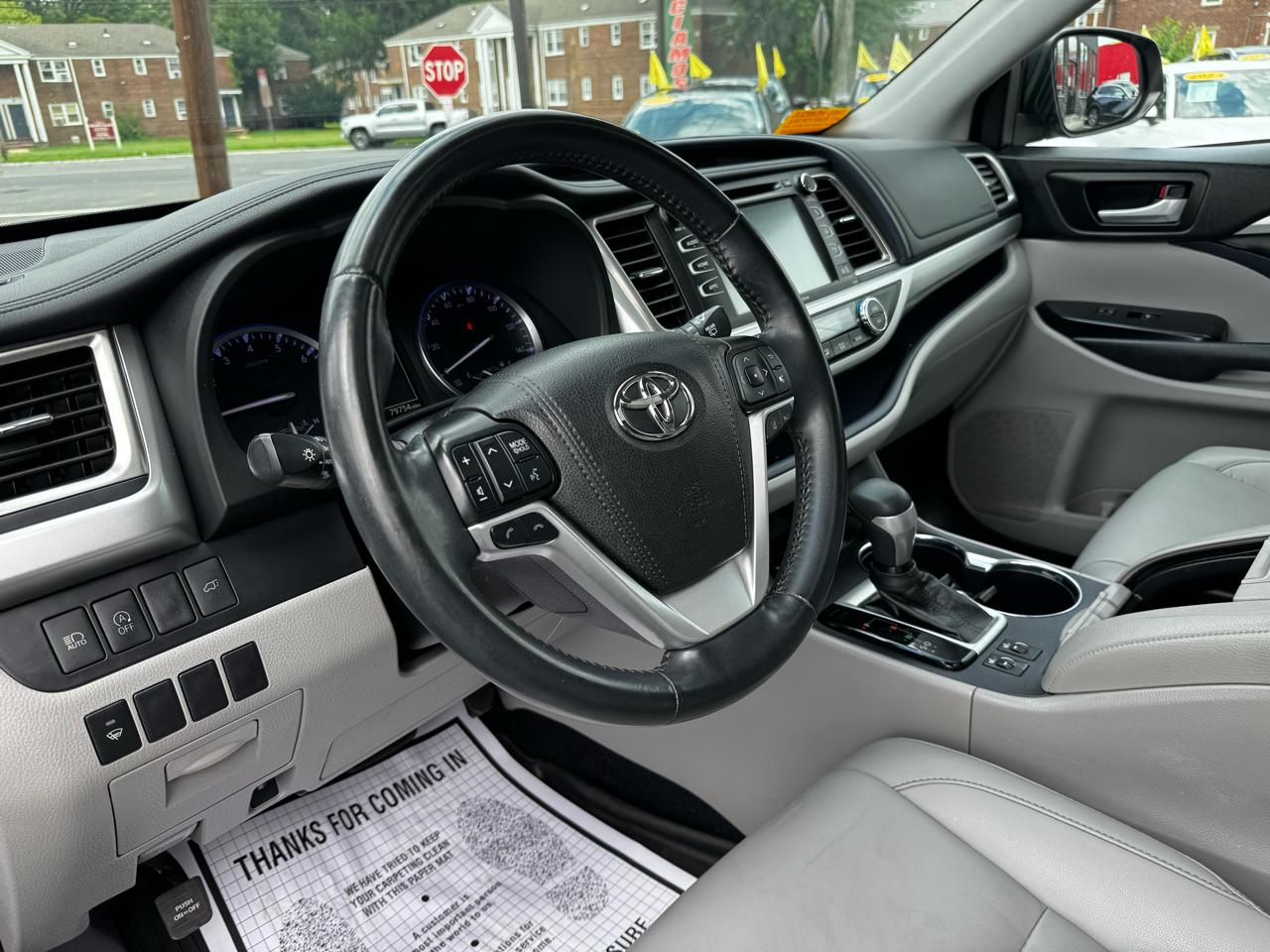 Toyota Highlander XLE AWD V6 2019
