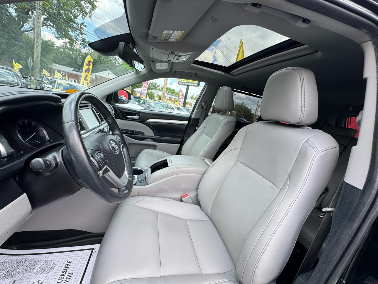 Toyota Highlander XLE AWD V6 2019