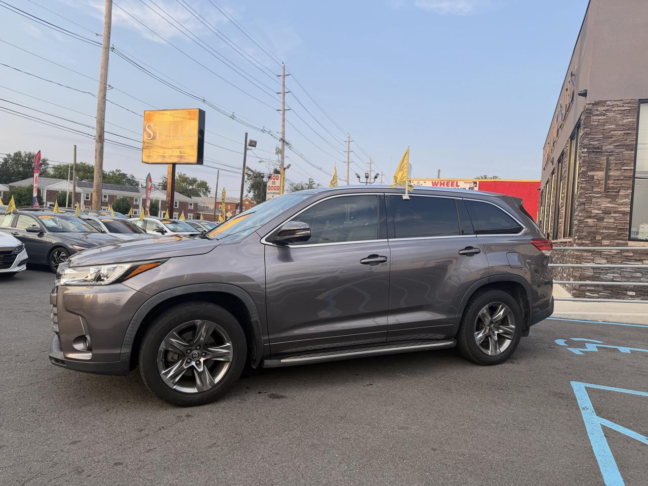 Toyota Highlander Limited AWD V6 2019
