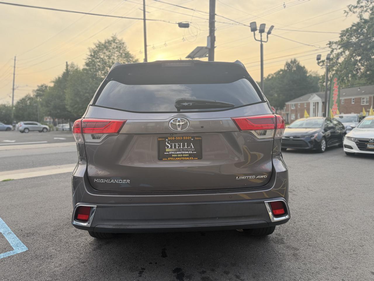 Toyota Highlander Limited AWD V6 2019