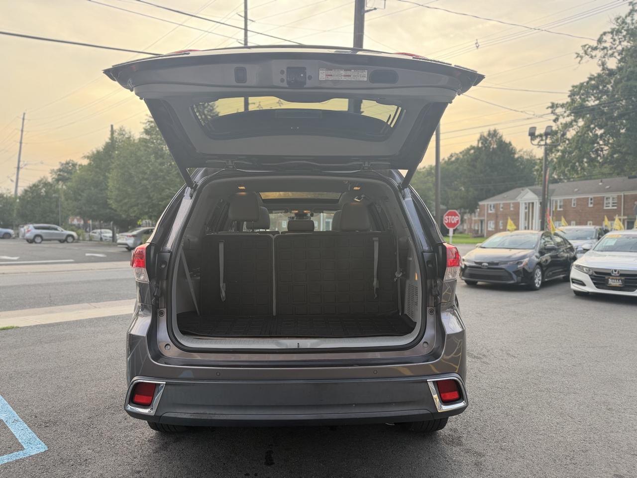 Toyota Highlander Limited AWD V6 2019