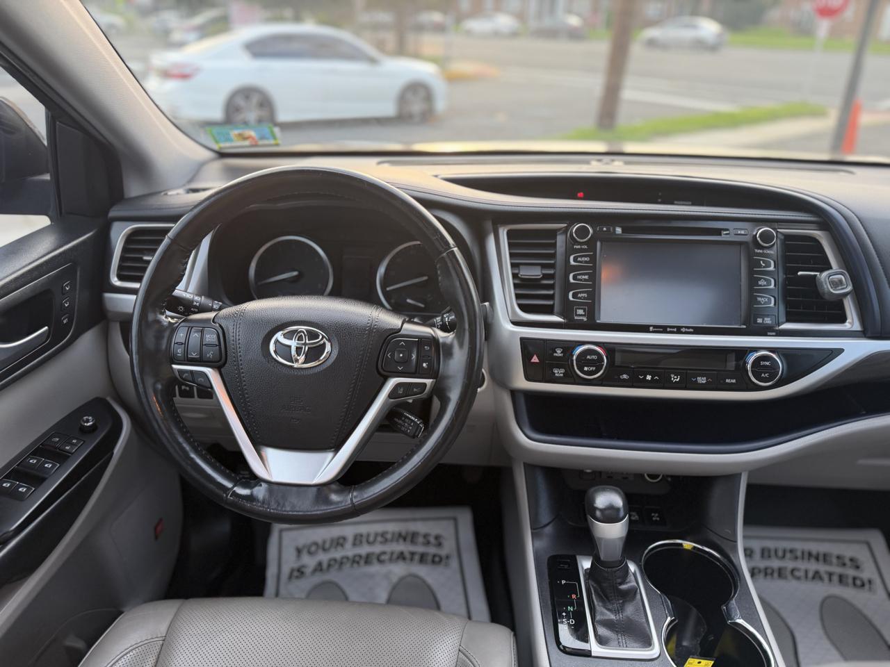 Toyota Highlander Limited AWD V6 2019