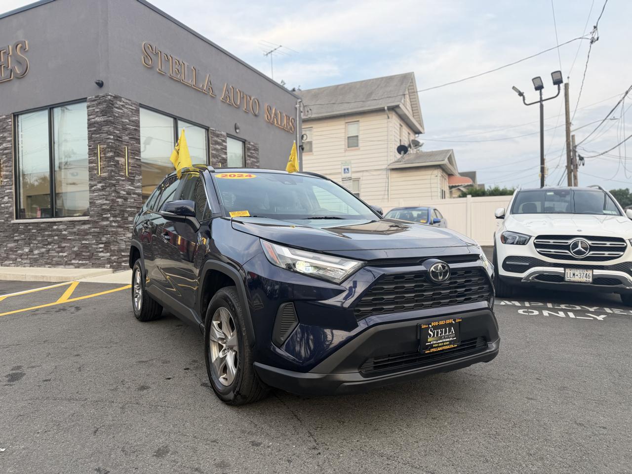 Toyota RAV4 XLE 2024