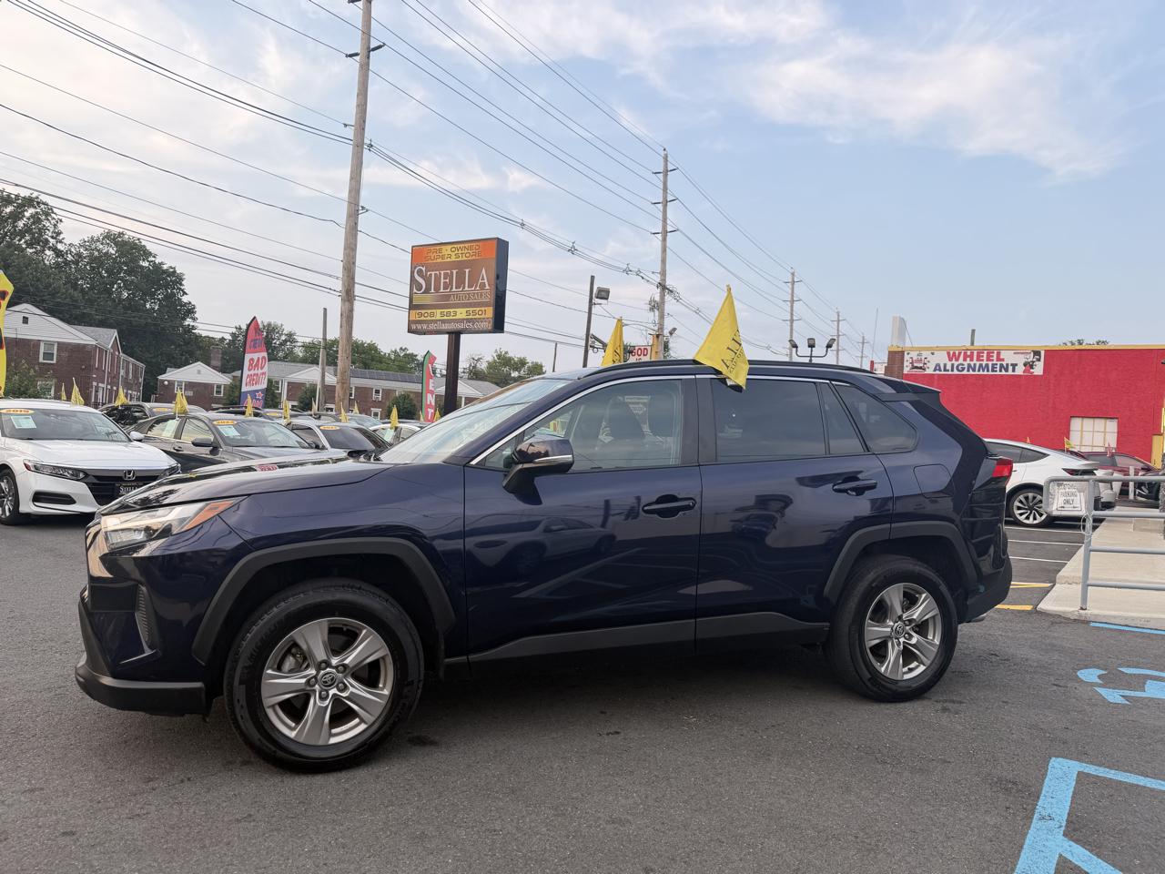 Toyota RAV4 XLE 2024