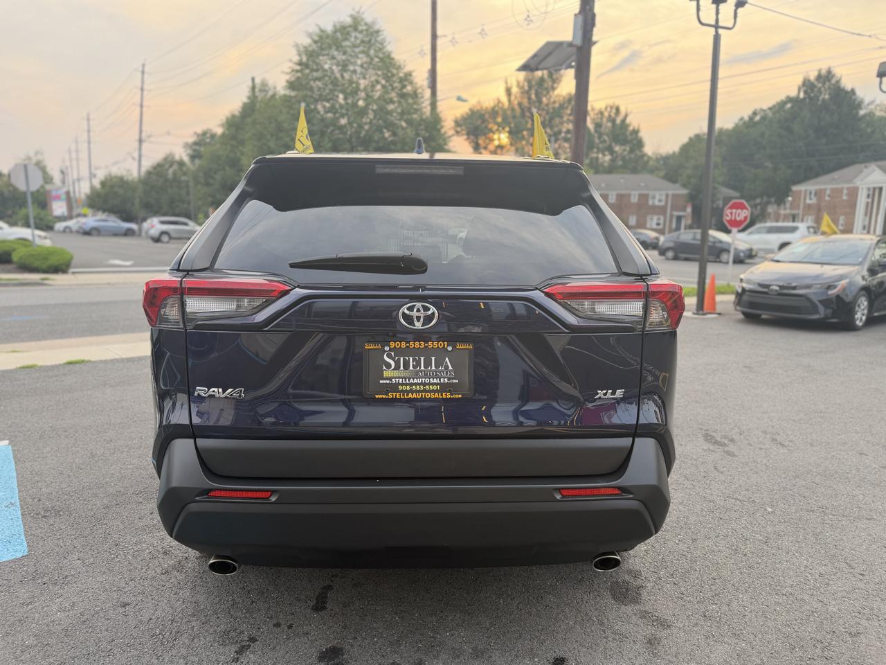Toyota RAV4 XLE 2024