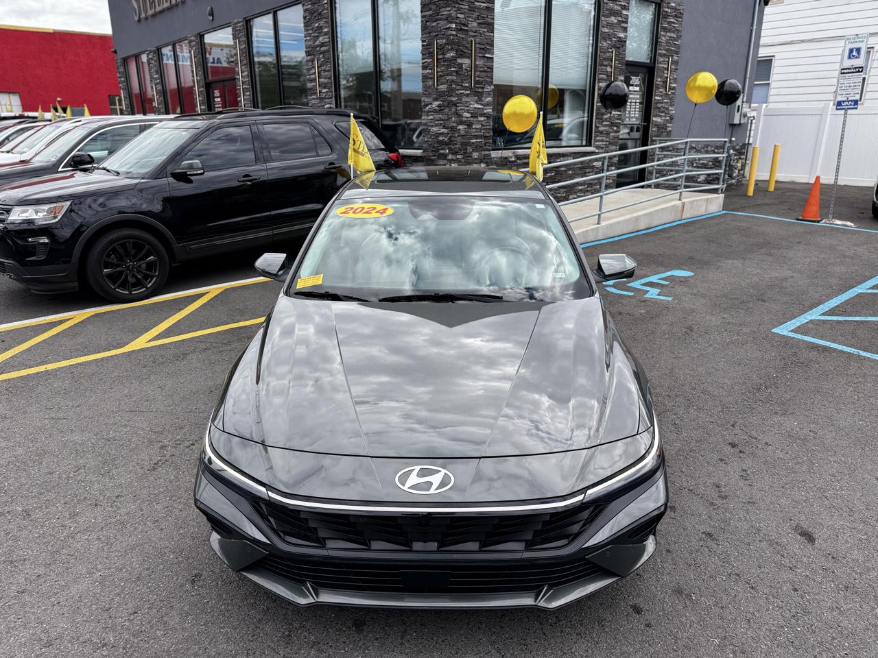 Hyundai Elantra Limited 2024