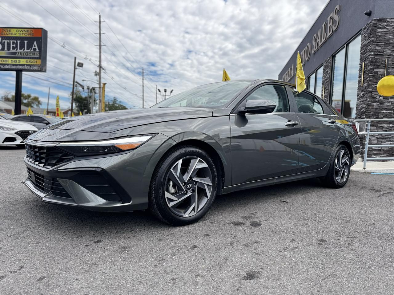 Hyundai Elantra Limited 2024