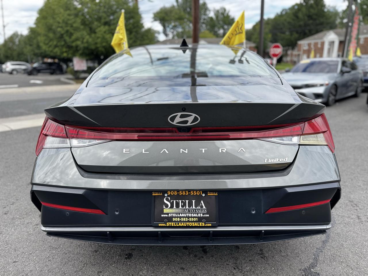 Hyundai Elantra Limited 2024