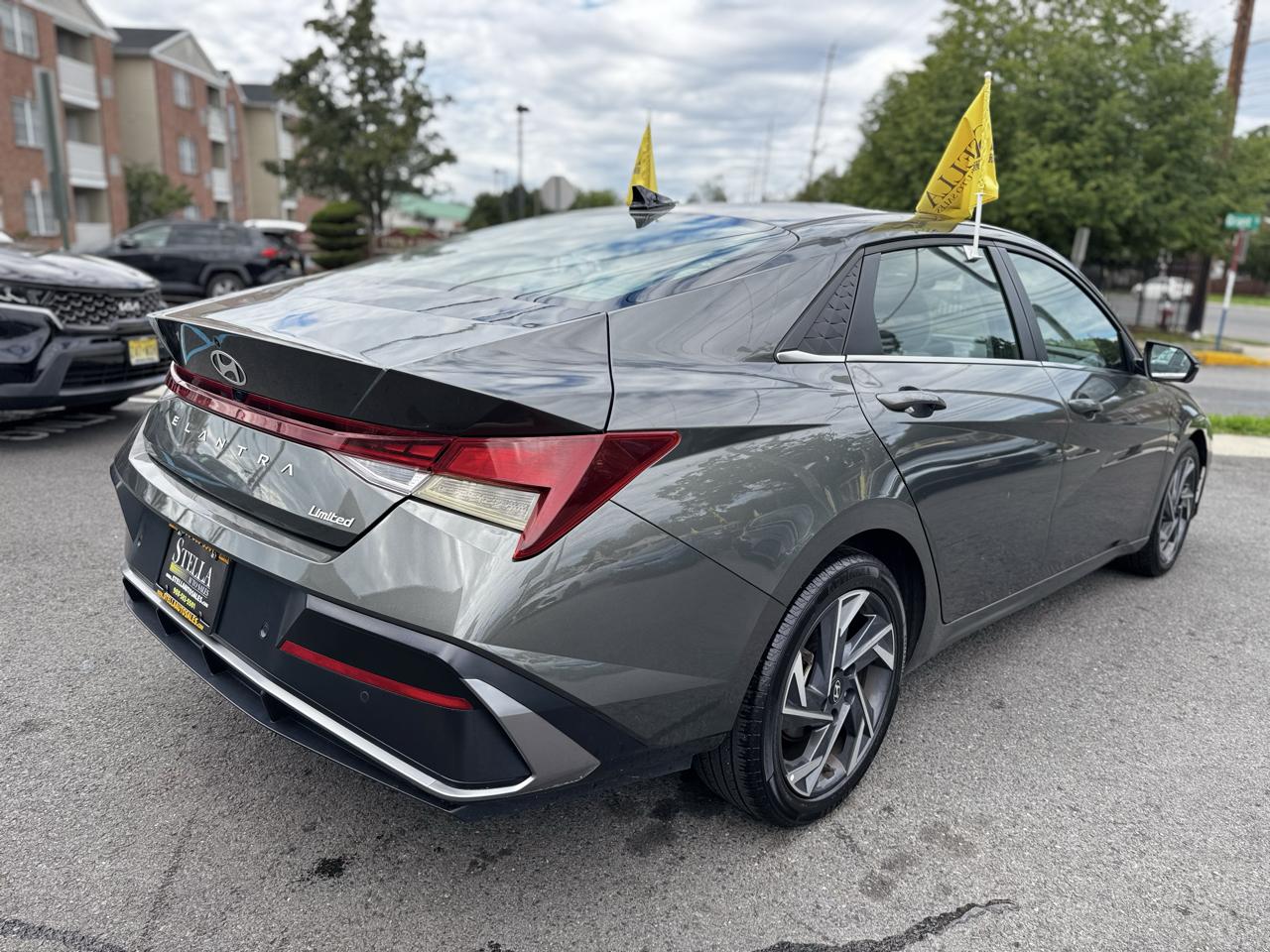 Hyundai Elantra Limited 2024