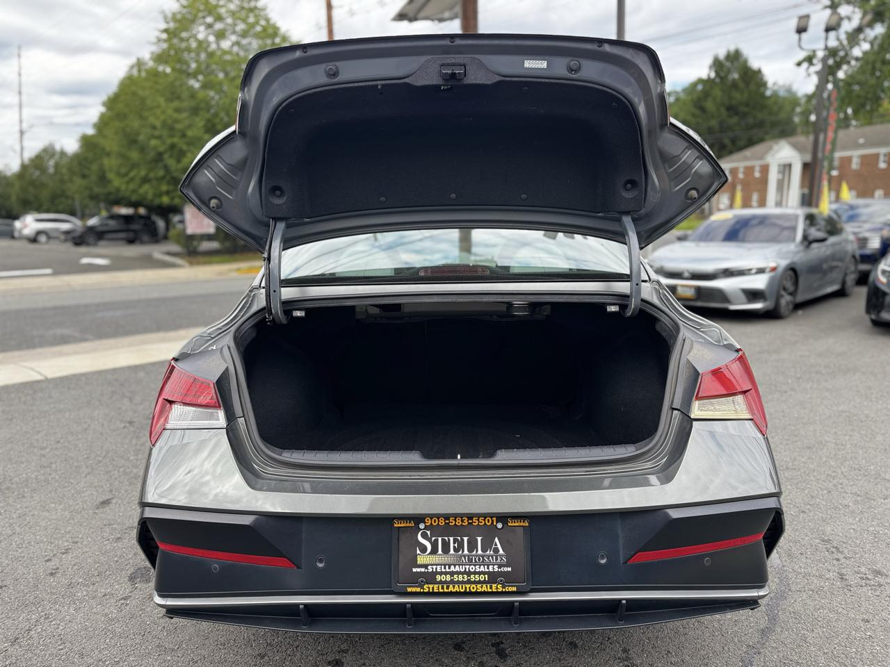 Hyundai Elantra Limited 2024