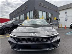 2024 Hyundai Elantra 