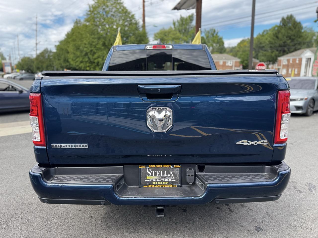 RAM 1500 Big Horn Crew Cab SWB 4WD 2022