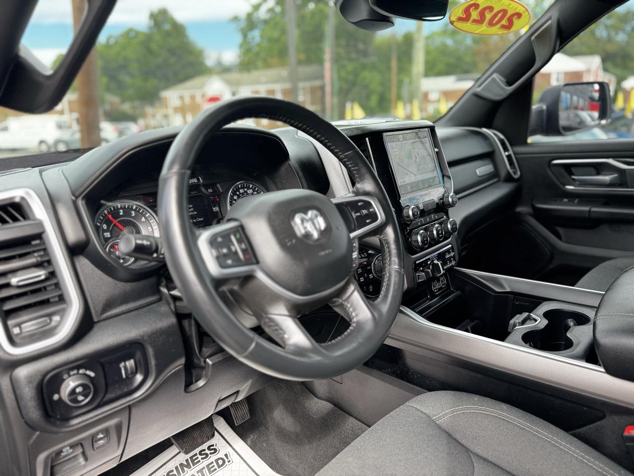RAM 1500 Big Horn Crew Cab SWB 4WD 2022