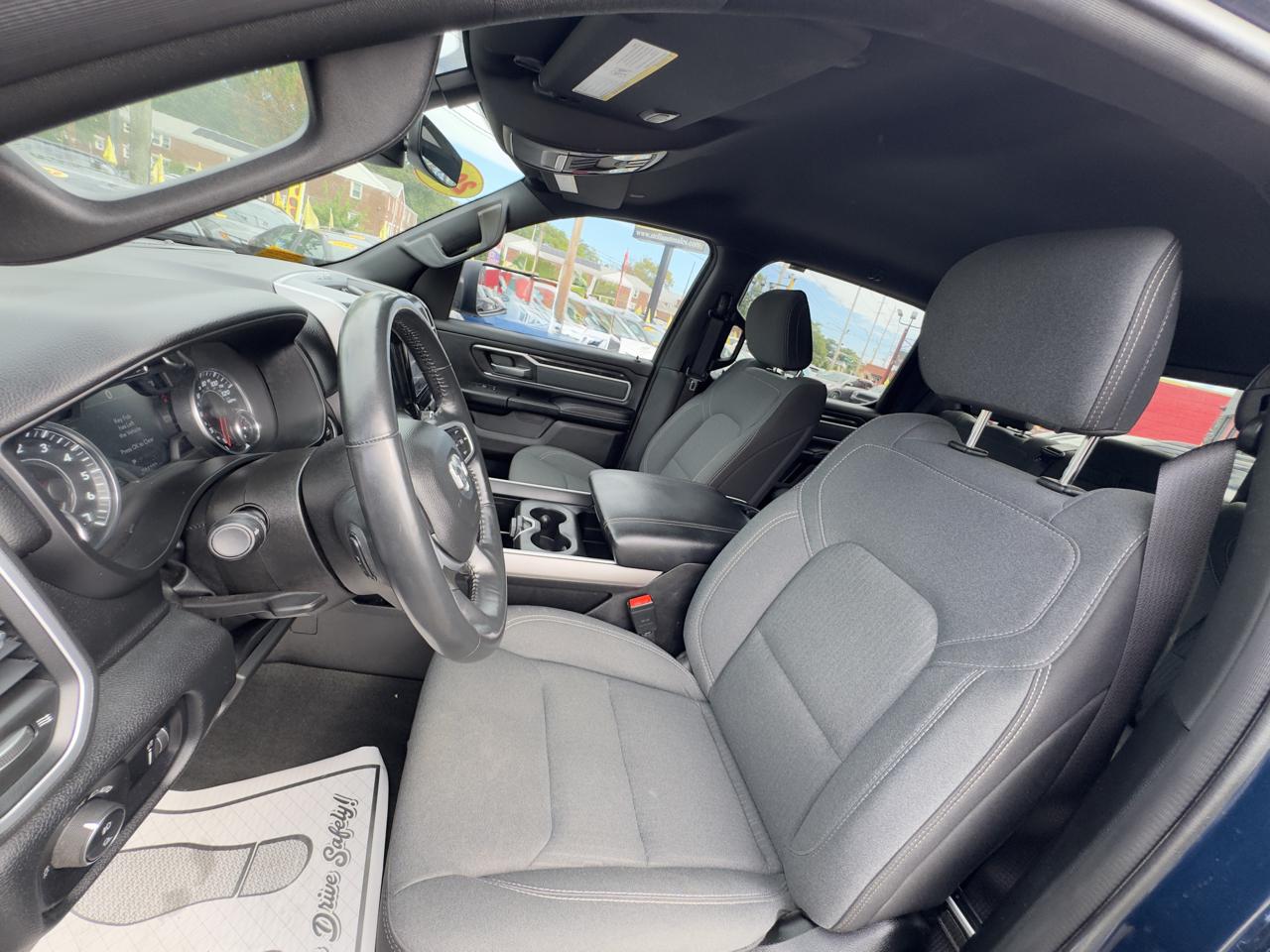 RAM 1500 Big Horn Crew Cab SWB 4WD 2022