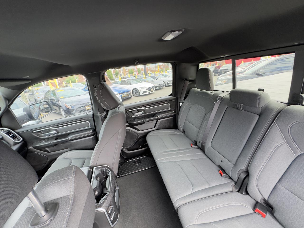 RAM 1500 Big Horn Crew Cab SWB 4WD 2022