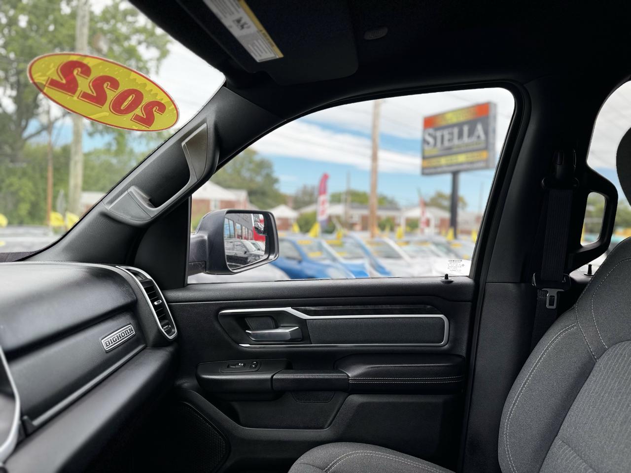 RAM 1500 Big Horn Crew Cab SWB 4WD 2022
