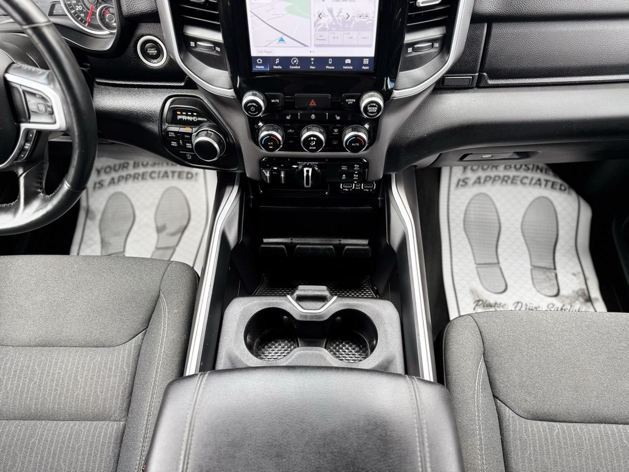 RAM 1500 Big Horn Crew Cab SWB 4WD 2022