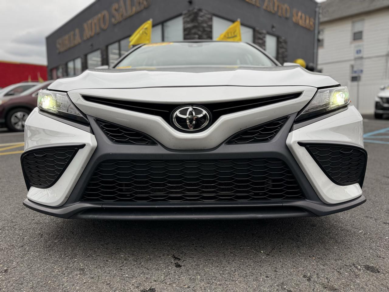 Toyota Camry SE 2024